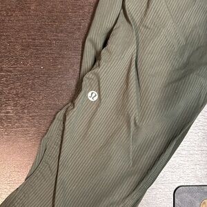 Lululemon Dance Studio High Rise Pant! Size 4 beautiful dark green color! 🌲💚☘️